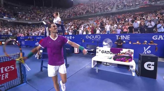 持低调的作 持低调的作